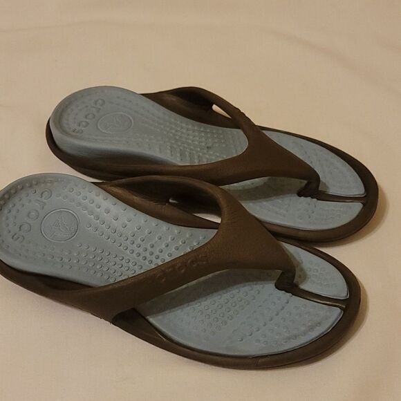 Crocs unisex sizes 5 and 7 - Picture 1 of 6